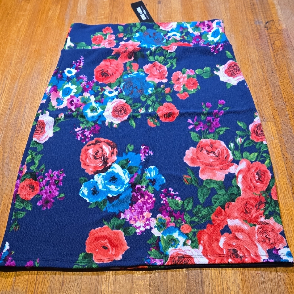 NWT Agnes & Dora Women LG (12-16) Navy Pink Floral Pencil Soft Stretch Skirt